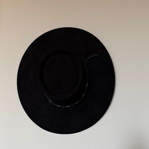 Stylish Black Wide-Brim Hat
